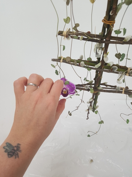 Glue in water tubes for the fresh plant material to sty hydrated Glue in water tubes for the fresh plant material to sty hydrated