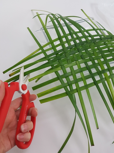 Cut the ends straight. Cut the ends straight.
