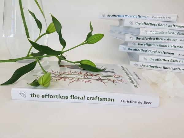The effortless floral craftsman hardcover special edition book. The effortless floral craftsman hardcover special edition book.