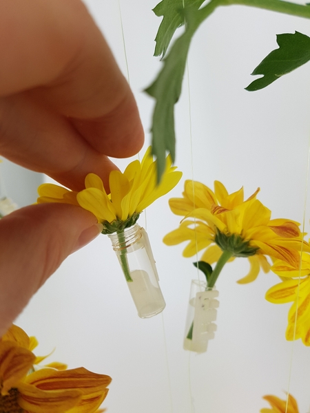 And place the flowers And place the flowers