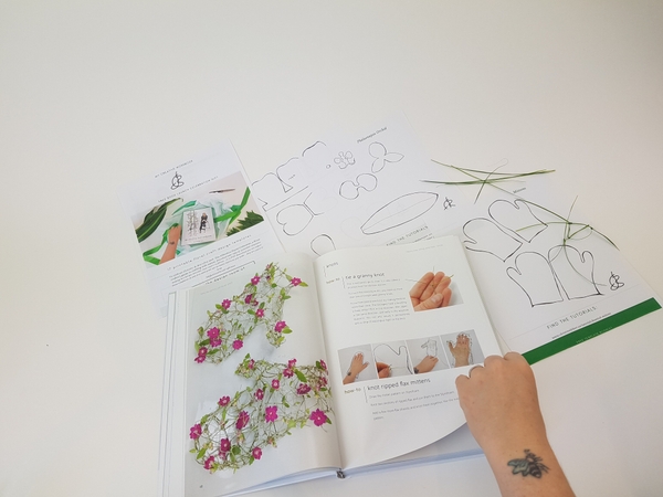 Effortless floral craftsman book by Christine de Beer. Effortless floral craftsman book by Christine de Beer.