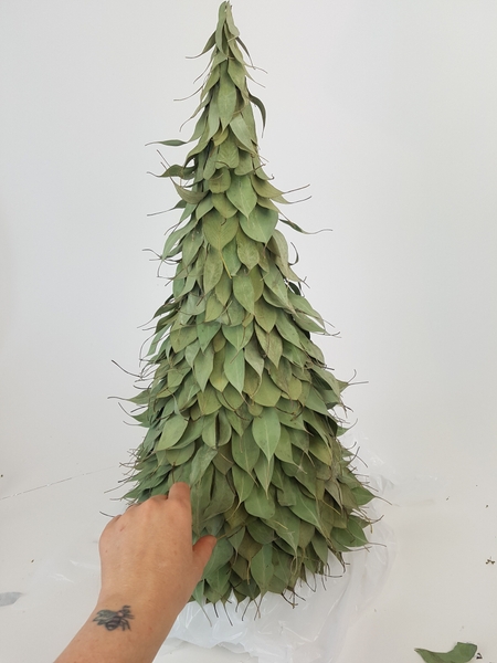 Remove the glue strands Remove the glue strands