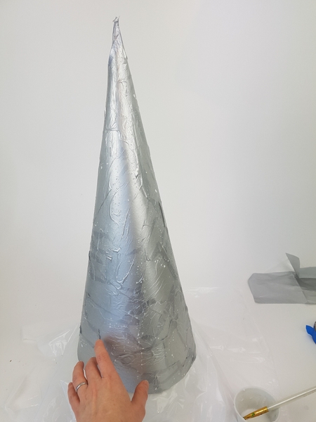 Set the cone shape aside to dry for about 20 minutes Set the cone shape aside to dry for about 20 minutes