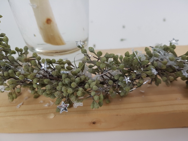 Eucalyptus tinsel garland for a Festive Flower arrangement. Eucalyptus tinsel garland for a Festive Flower arrangement.
