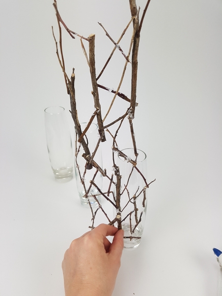 Glue the first screen to the bud vase Glue the first screen to the bud vase