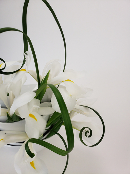 How to curl grass in a floral design