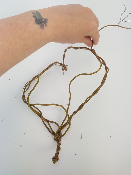 Weave in more stems to colour in the heart shape Weave in more stems to colour in the heart shape