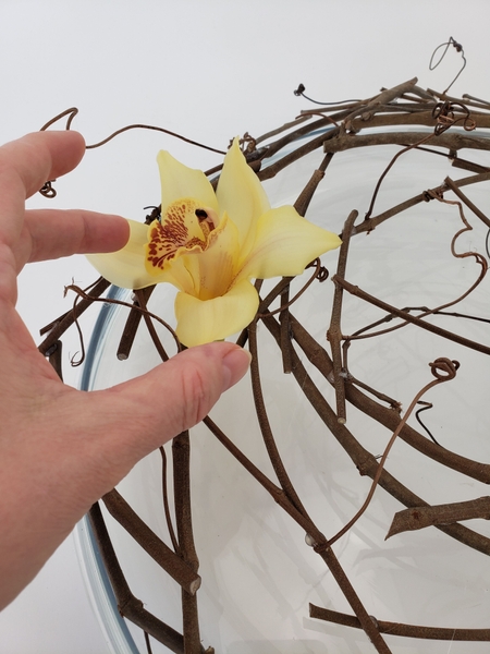 Add the fresh flowers into the armature Add the fresh flowers into the armature