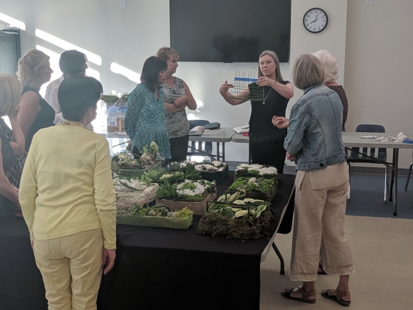 Using weaving techniques in floral design