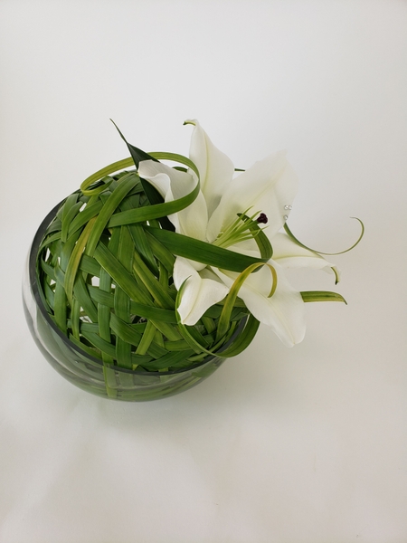 Easy weaving in a flower arrangement Easy weaving in a flower arrangement