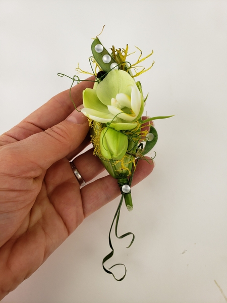 Make your own woodland foraging corsage Make your own woodland foraging corsage
