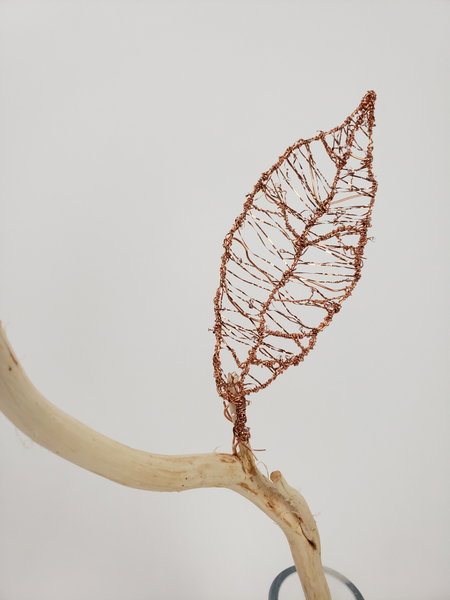 How to make a copper wire leaf for an fall flower arrangement