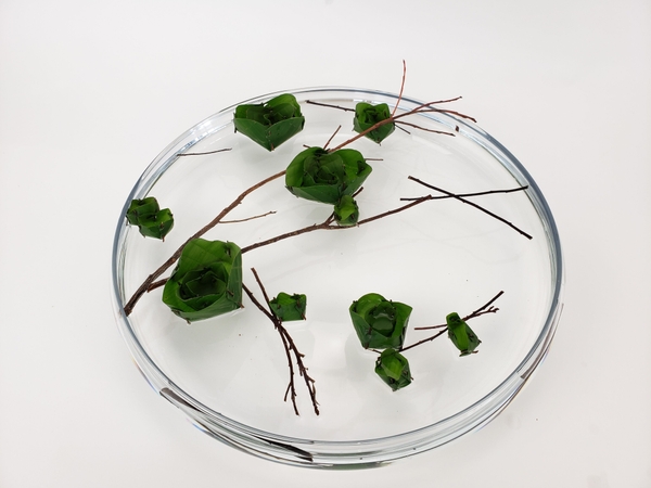 Reduce stress by connecting with nature with mindful crafting using plant material Reduce stress by connecting with nature with mindful crafting using plant material