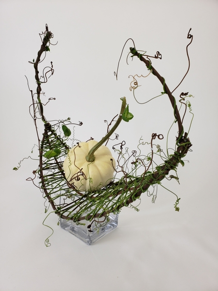 Center Peace floral art design by Christine de Beer Center Peace floral art design by Christine de Beer