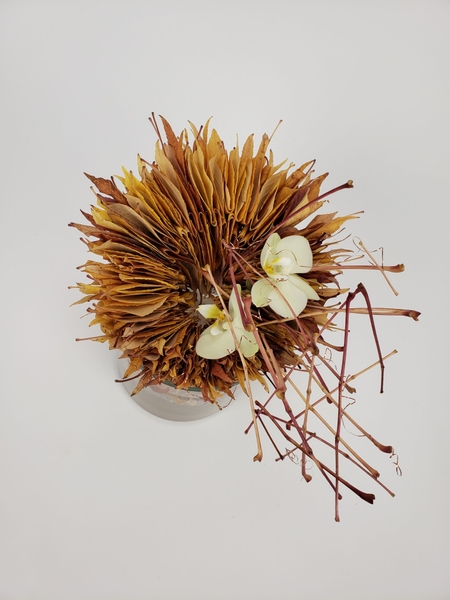Unique crafts for autumn using picked up leaves Unique crafts for autumn using picked up leaves