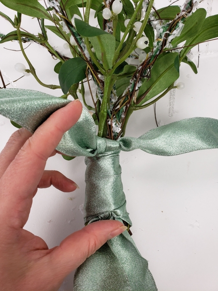 I finished the bunch with a simple knot I finished the bunch with a simple knot