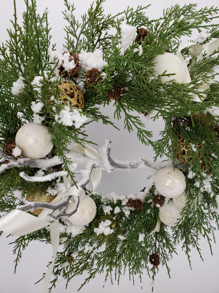 Important faux plant tips for designing Christmas decorations