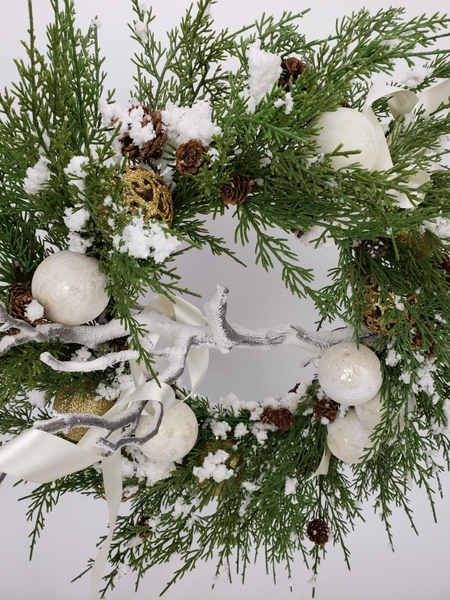 Important faux plant tips for designing Christmas decorations Important faux plant tips for designing Christmas decorations