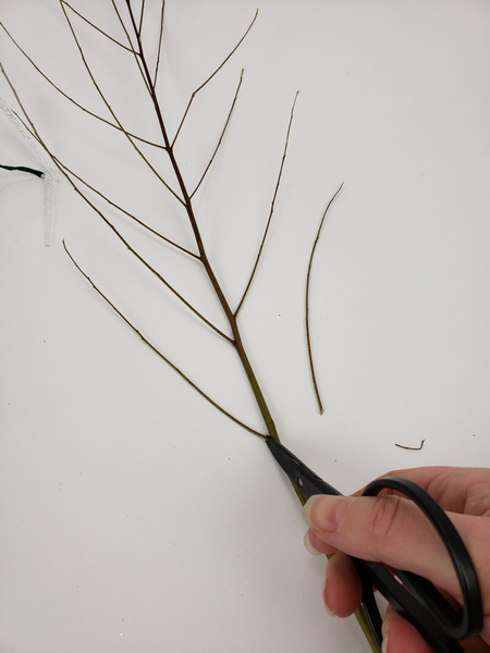 Strip the leaves from the fresh stems and snip the branches