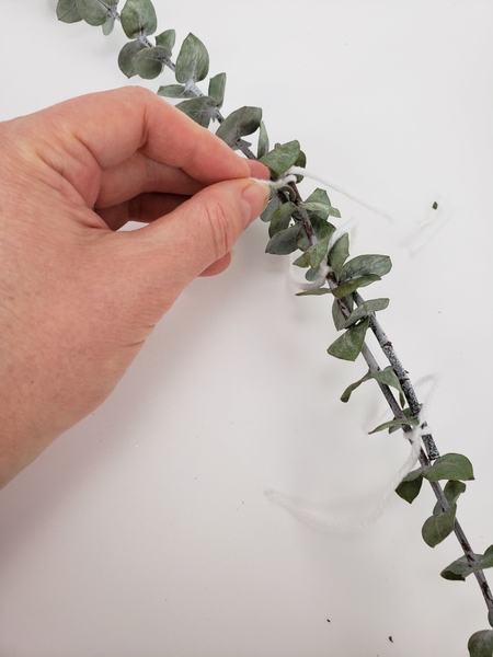 Do not weave the stems Do not weave the stems