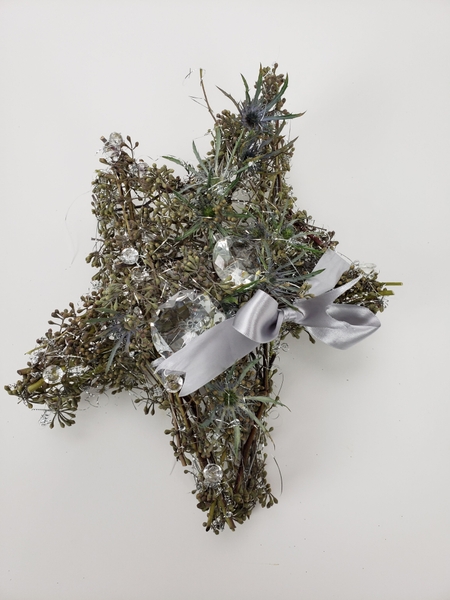 Make a zero waste gift box from eucalyptus Make a zero waste gift box from eucalyptus