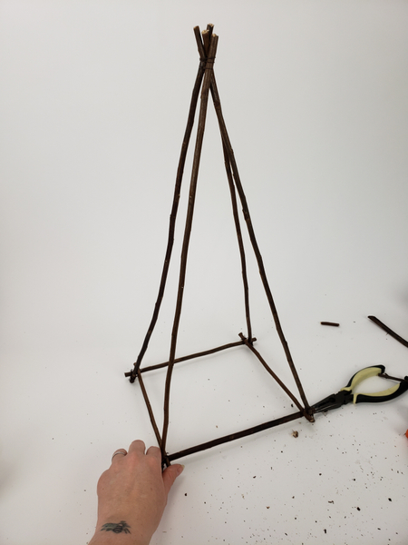 Make sure the armature stands flat before decorating