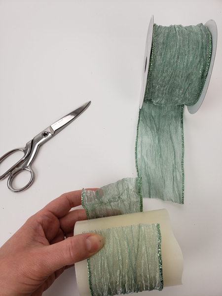 No need to be too precise most of the ribbon will be covered No need to be too precise most of the ribbon will be covered