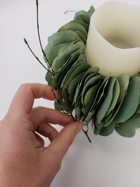 When the collar is done glue in some dried twigs When the collar is done glue in some dried twigs