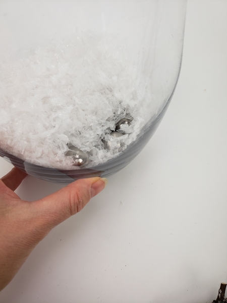 Concealed the marbles for my design with a layer of snow. Concealed the marbles for my design with a layer of snow.