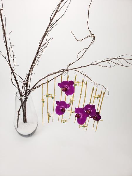 Contemporary floral art design by Christine de Beer