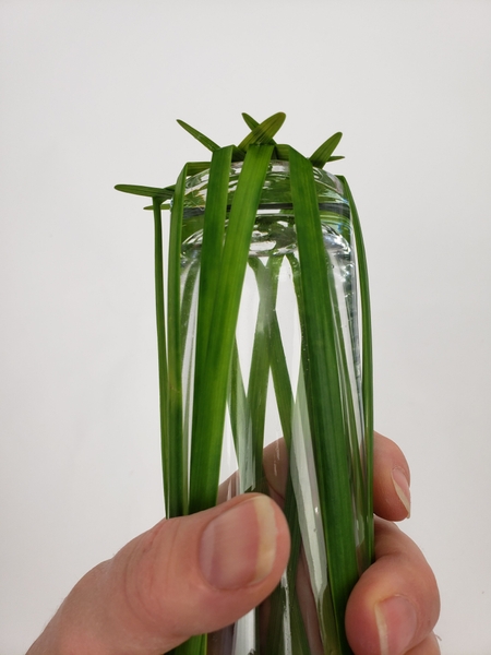 Make sure the grass bends neatly to create the sharp effect Make sure the grass bends neatly to create the sharp effect