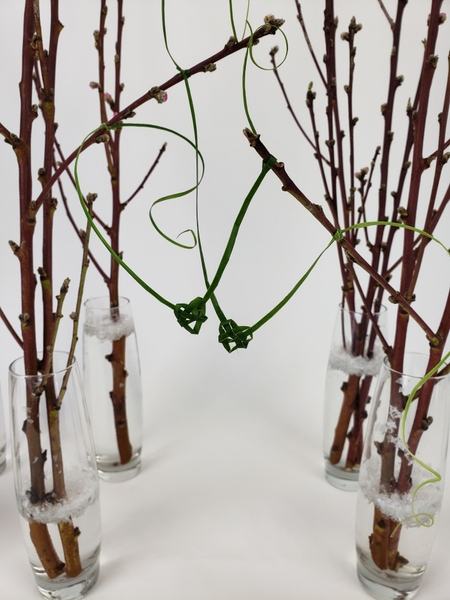 Weaving heart shapes with palm leaves or grass Weaving heart shapes with palm leaves or grass