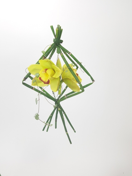 Christine de Beer flower arranging ideas Christine de Beer flower arranging ideas