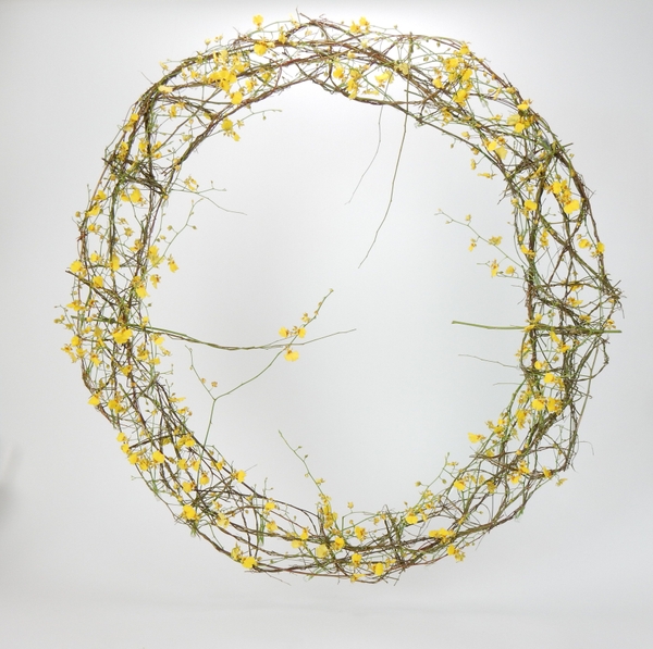 On-Spring-dium flower arrangement by Christine de Beer On-Spring-dium flower arrangement by Christine de Beer