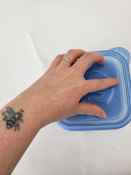 Seal the container tightly Seal the container tightly