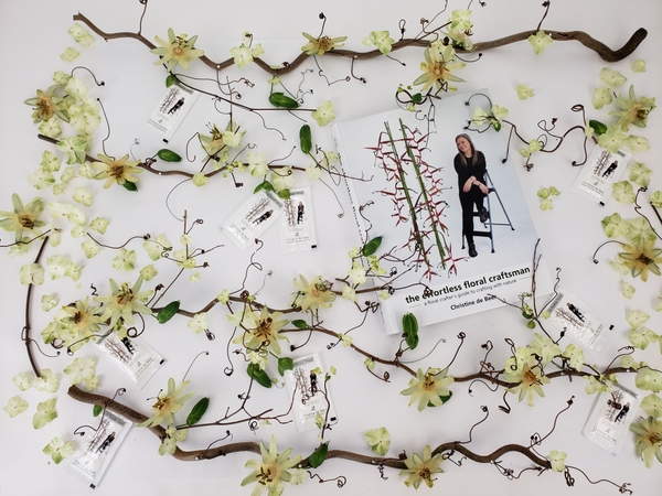 Using dried floral material to make a flat lay display Using dried floral material to make a flat lay display