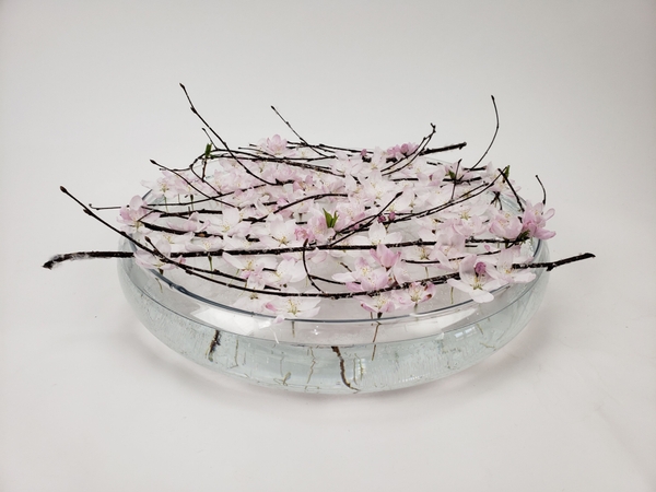 Ideas for floral arrangements using only a few flowers Ideas for floral arrangements using only a few flowers
