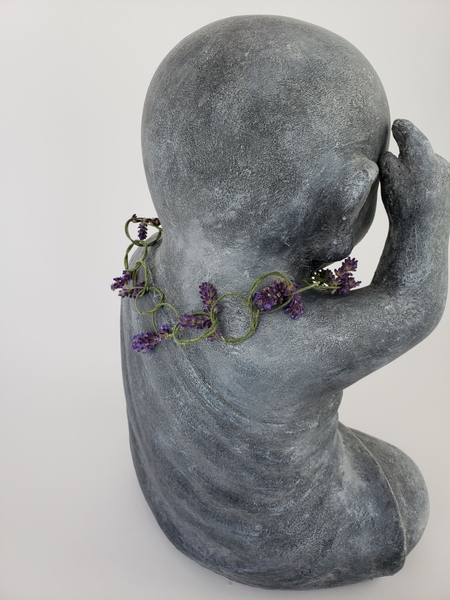 The easiest floral necklace or crown ever The easiest floral necklace or crown ever