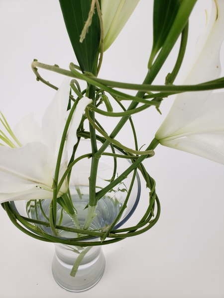 Easy and inexpensive way to use just a few flowers to create a larder design