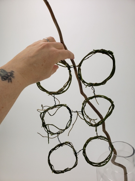 Hang the panel from the side twig or fork Hang the panel from the side twig or fork