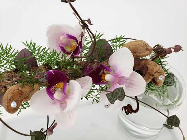 How to add short stem flowers to a flower arrangement