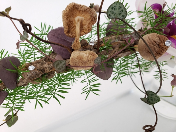Tutorial for drying mushrooms to use in floral designs Tutorial for drying mushrooms to use in floral designs