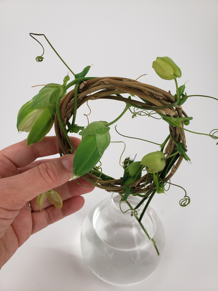 Creating a fun table top wreath armature for you to design with