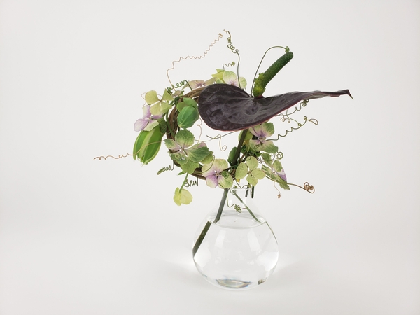 Flower arrangement by Christine de Beer The circle of making new things Flower arrangement by Christine de Beer The circle of making new things