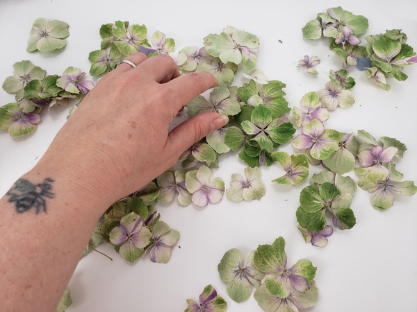 For the wreath decorations I glued in some dried hydrangeas